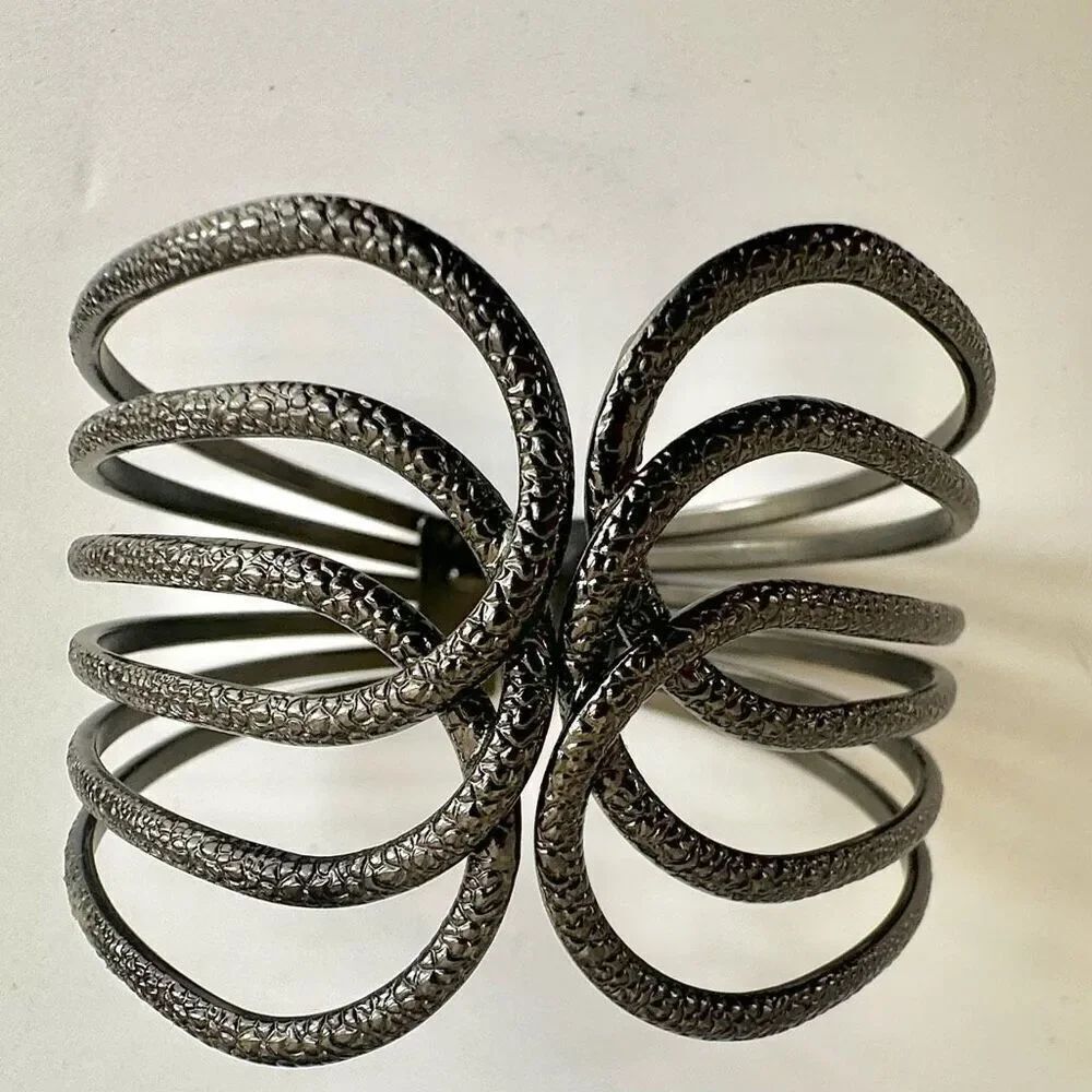 Grey hinged bangle bracelet - Picture 5 of 8